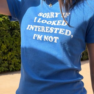 Maglietta "Non interessato" per bambini / Maglietta con grafica trendy Y2K It Girl