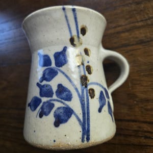 SIGNED Handmade Ceramic Vintage Mug!