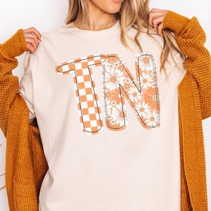 Comfort Colors® Tennessee T-Shirt | S-4XL | Trendy Doodle | Floral and Checkerboard | Gift for Tennesseans | Casual Wear TN T-Shirt