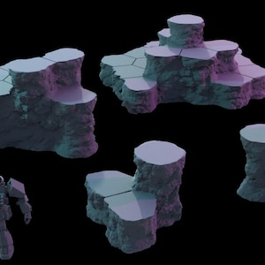 Puede incluir: Piezas de terreno impresas en 3D para juegos de mesa. El conjunto incluye varias formaciones rocosas con plataformas hexagonales y dos figuras de robots. Las rocas son de color gris claro con reflejos morados y turquesas.