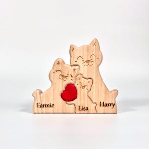 Personalized Wooden Cat Family Ornament: Custom Engraved Names