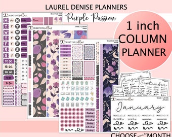 Op de afbeelding: Een set bedrukbare planner stickers met een bloemenpatroon in tinten paars en grijs. De stickers zijn ontworpen voor een planner met kolommen van 2,5 cm en bevatten een verscheidenheid aan elementen, zoals dagelijkse vakjes, wekelijkse vakjes, maandelijkse vakjes en takenlijsten. De stickers bevatten ook de tekst "Purple Passion" en "Kies je maand".