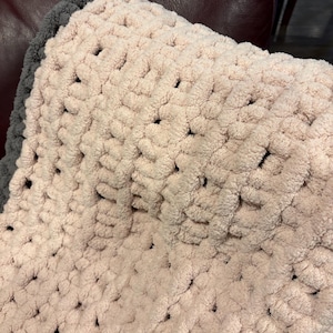 Knitted Jumbo Chenille Throw Blanket | Cozy Home Decor | Chunky Knit Throw