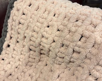 Chunky Hand-Knitted Chenille Throw Blanket | Jumbo Yarn Cozy Bed Couch Decor