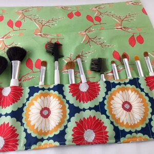 makeup brush roll organizer