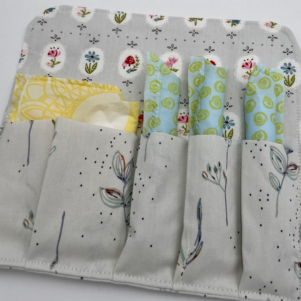 Privacy Pouch, Grey Tampon Case, Sanitary Pad Case, Pad Pouch, Tampon Bag, Tampon Holder, Tampon Wallet - Dollhouse Floral