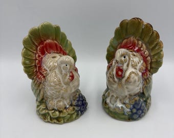 Turkey Gobbler & Berries Salt  Pepper Shakers Vintage Table Decor