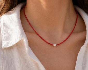 Rode kralenketting met zoetwaterparel, minimalistische strandketting, kustsieraden cadeau voor haar, choker met zomerkralen