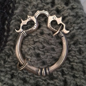 Outlander Inspired , Viking Shawl Pin , Celtic Clasp , Penannular Brooch immagine 3