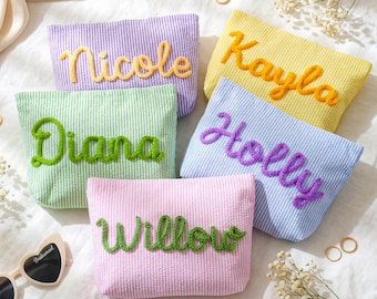 Neceser de maquillaje personalizado de tela seersucker, neceser de estilo preppy, bolsa de aseo de viaje.