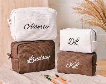Pochette per il trucco personalizzata con ricamo a nido d'ape, astuccio cosmetico personalizzato, regalo per damigelle d'onore.