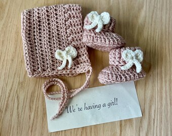 Baby Girl Reveal, Pregnancy Announcement, Grandparent, Booties and Bows with Matching Pixie Hat, With Message