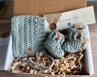 Newborn Baby Gift, Shower Gift,  Pregnancy Announcement, Photo Prop, Booties with Faux Leather Tags with Matching Pixie Hat, With Message