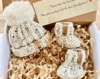 Pregnancy Announcement to Grandparents, Pregnancy Reveal Hat and Bootie Set, Hat and Bootie Set, Newborn Pompom Hat and Booties Set