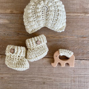 Grandparent Pregnancy Announcement, Baby Announcement, Rainbow Rattle, Natural Maple Elephant Teething Ring, Booties, All Natural Set image 3