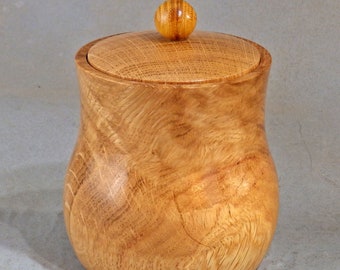 Figured Oak Lidded Box - Osage Orange Knob and Insert Under Lid