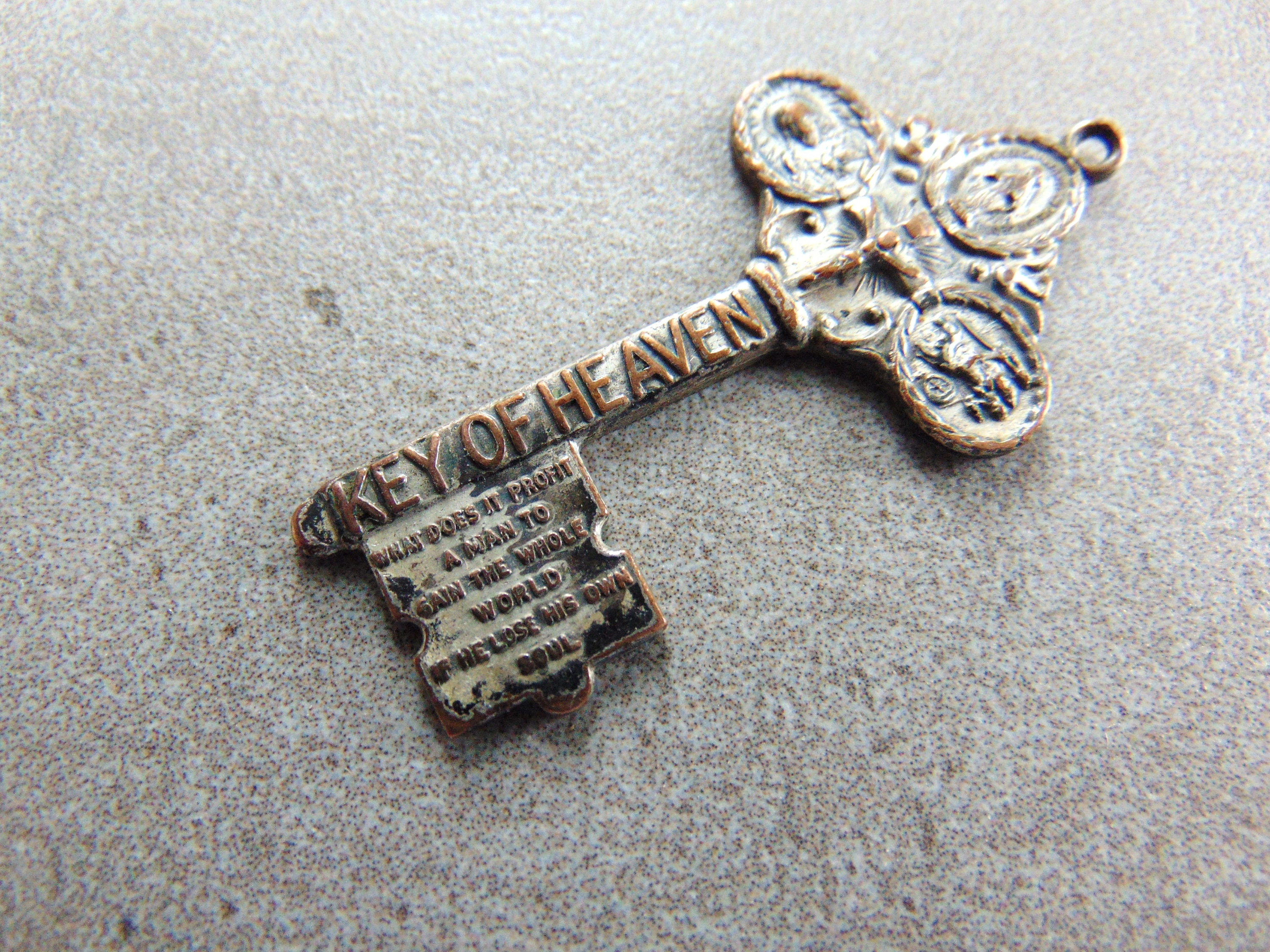 VTG JPG Gold-tone Key to Heaven Ring-