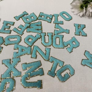 Parche de letras de chenilla DIY, letras de chenilla para planchar, letras de chenilla con borde dorado, parche de letras de chenilla, letras con borde dorado