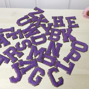 Parche de letras de chenilla DIY, letras de chenilla para planchar, letras de chenilla con borde dorado, parche de letras de chenilla, letras con borde dorado