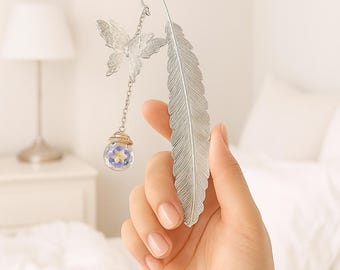 Elegant Metal Bookmark with Golden Feathers & Flowers – Gift for Students, Christmas, Valentine’s Day