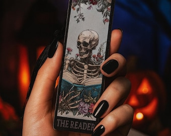 Zakładka do książki „Szkielet na Halloween”: prezent dla miłośnika książek o tematyce gotyckich horrorów