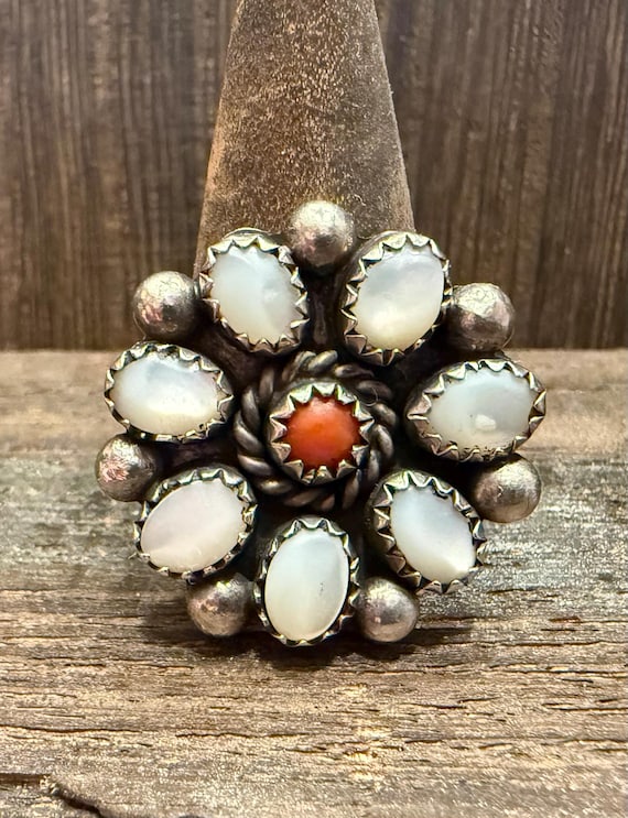 Flower Cluster Ring - image 1