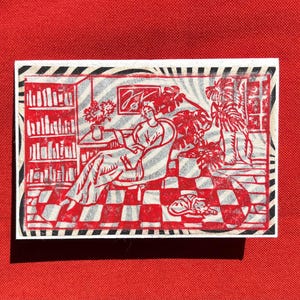 Tarjeta impresa en linóleo - "En mi habitación" - Remolino psicodélico en rojo sobre blanco y negro