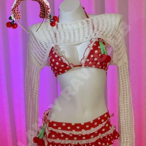 Rött prickigt körsbärsraveset • Kawaii fruktbikini • Retro sommarpicknick Y2K-outfit