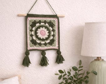 Secret Garden Granny Square Wall Hanging – Botanical Flower Crochet Decor