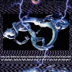 GIFTIG\ Digital poster om förövare\ Den föreställer en orm, en groda, en ödla och en mus som biter varandra och binder dem.