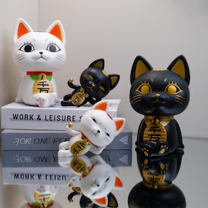 7,08 pol. DAN DA DAN Caixa de depósito Periféricos de anime japonês Vovó Gato da Sorte de alta velocidade Modelos de bonecas Artesanato de mesa Enfeites Presentes de aniversário Brinquedos