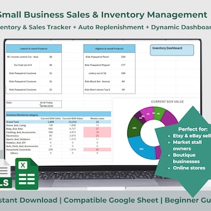 Może przedstawiać: Laptop wyświetlający arkusz kalkulacyjny do zarządzania sprzedażą i zapasami w małych firmach. Ekran pokazuje tabele danych, wykresy i tekst "Small Business Sales & Inventory Management". Obraz zawiera tekst "Instant Download | Compatible Google Sheet | Beginner Guide."