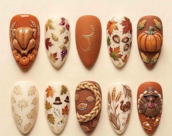 Handgemachte künstliche Fingernägel zum Aufkleben für Thanksgiving – Gebratener Truthahn, Herbstlaub & Füllhorn – Mandelform für gemütliche Herbststimmung – Nageldesign „Erntekuchen“.