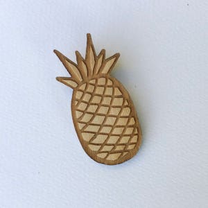 Pineapple Brooch Tropical Pin Rockabilly Hawaiian Clip Natural wood