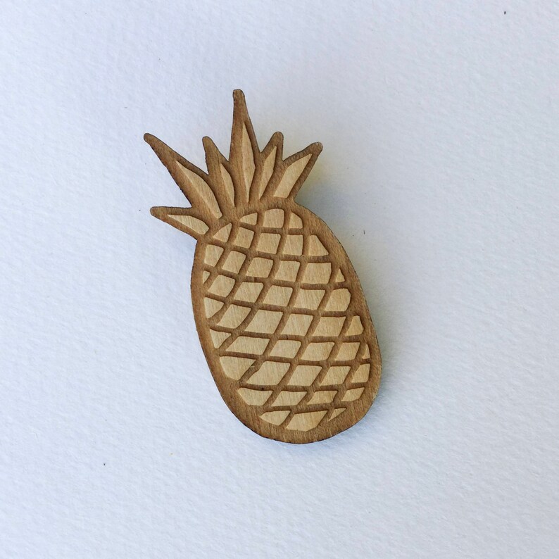 Pineapple Brooch Tropical Pin Rockabilly Hawaiian Clip Natural wood