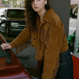 Jessie Fringe Jacke von BDG | Wildlederimitat Western Boho-Stil | Vintage Cowgirl Festival Look