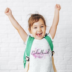 Schoolchild 2025 T-Shirt for Kids | School Enrollment Shirt for Girls & Boys | Pink Flowers | Gift for School Enrollment | 1st Day of School Outfit