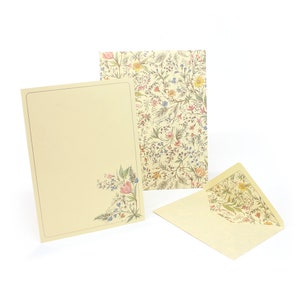 PRIMAVERA Portfolio with Sheets and Envelopes