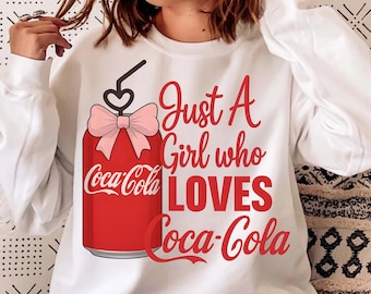 Solo una chica que ama la Coca-Cola PNG, Sublimación linda para amantes de los refrescos, Clipart femenino de Coca-Cola, Bebida estética coqueta PNG, Descarga digital v1