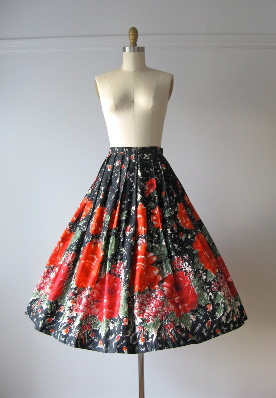 Vintage 1950s skirt / 50s rose print skirt | Etsy