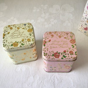 Square rose pastel floral tins, small, scented candles, vintage English boxed set Bild 3