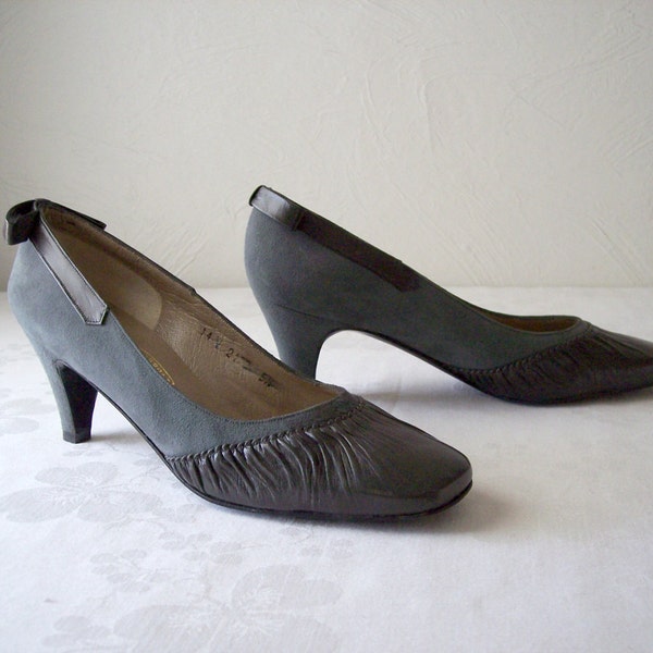 gray suede leather vintage pumps, heels, size 5 1/2 B ladies shoes