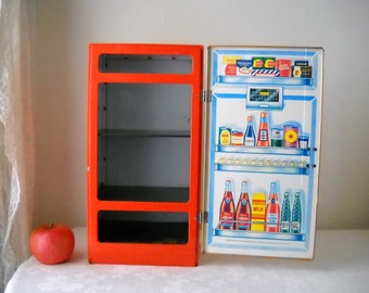 toy refrigerator, vintage tin litho, nassau pretend play kitchen