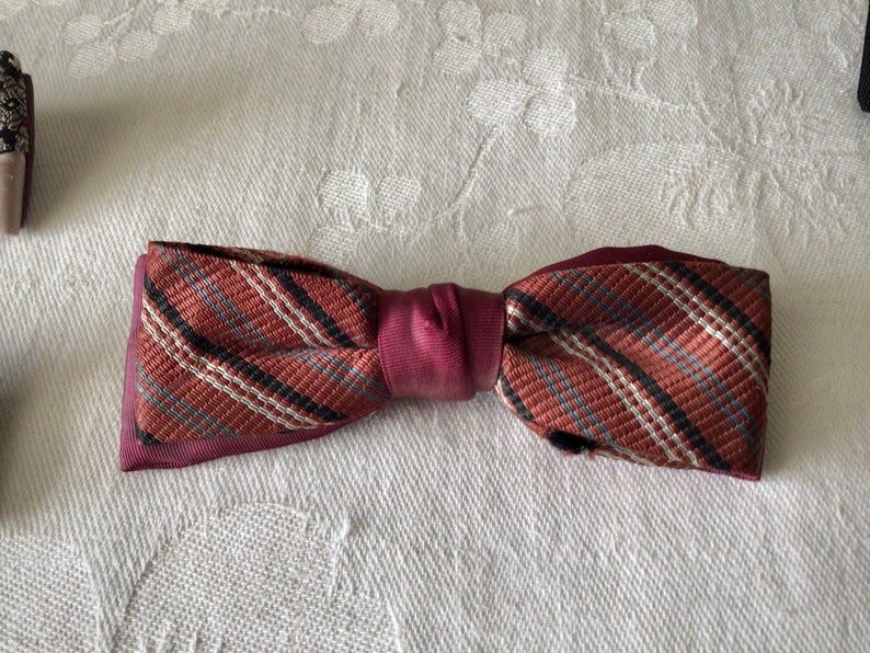 Vintage small bow ties rockabilly style clip on, formal dress image 4