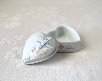 Heart shaped trinket box, Russ painted ceramic vintage covered dish, pastel colors