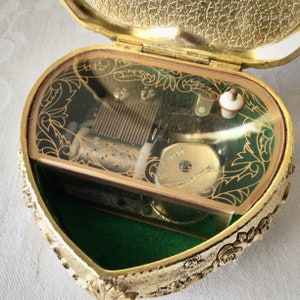Heart shape owl music box, weve only just begun, carpenters vintage tune image 4