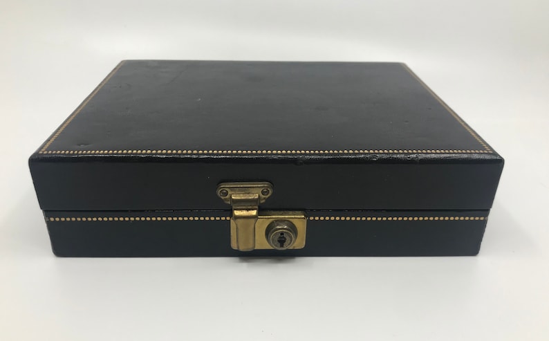 Vintage Black Leather /& Red Velvet Jewelry Keepsake Box w Slide Key LockKey Not NeededAccessory Case-Perfect Travel