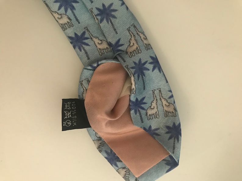 Vintage 100/% Silk Light Blue Tie with White Elephants and Blue Trees