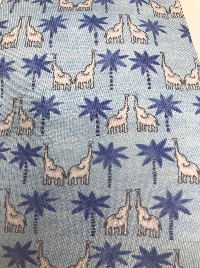 Vintage 100/% Silk Light Blue Tie with White Elephants and Blue Trees