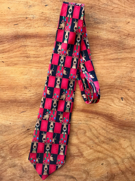 Christmas Tie 100% Silk Featuring Christmas Lights Bulbs Holiday 134 Christmas Tie 100% Silk Featuring Christmas Lights Bulbs Holiday 134